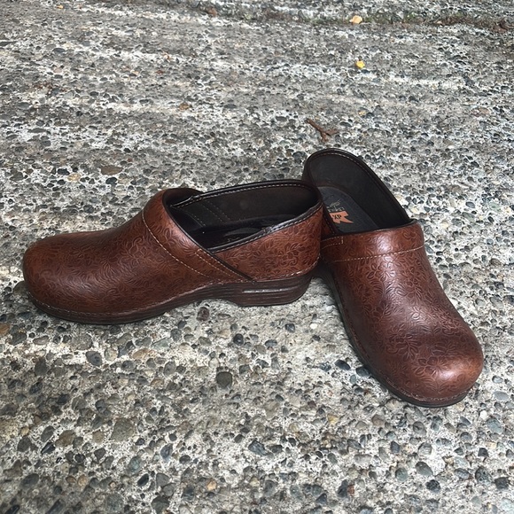 Tooled leather Danskos size 41 - Picture 2 of 4